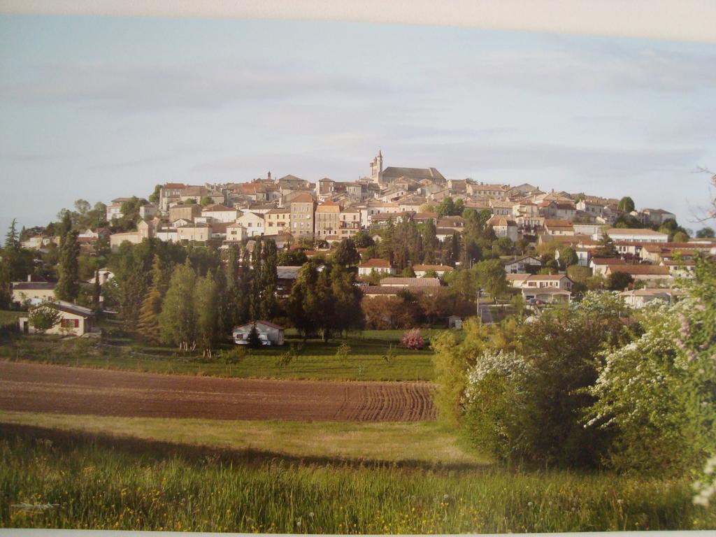 Petit Gite Des Augustins Monflanquin Exterior foto
